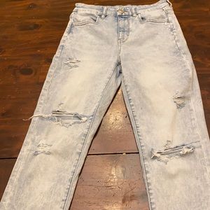 Light wash American eagle skinny jeans